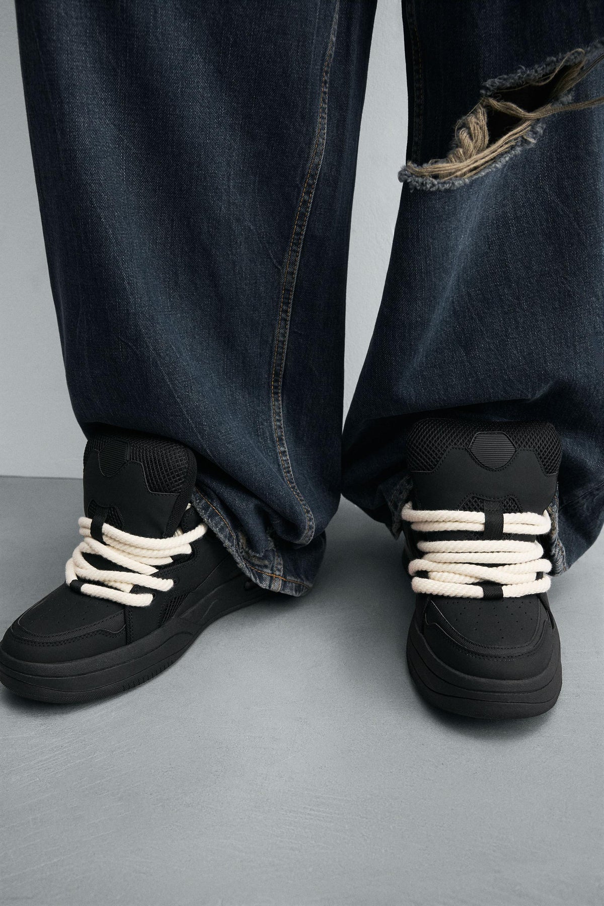 SKATE TRAINERS WITH ROPE LACES - Image 1