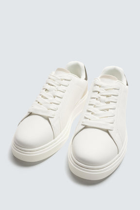 TRAINERS WITH HEEL DETAIL