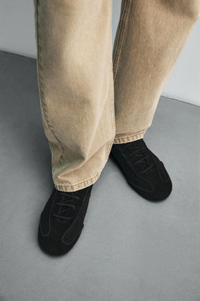 LIMITED EDITION LEATHER TRAINERS - Image 2