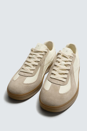 TRAINERS WITH CONTRAST SOLE - Image 5