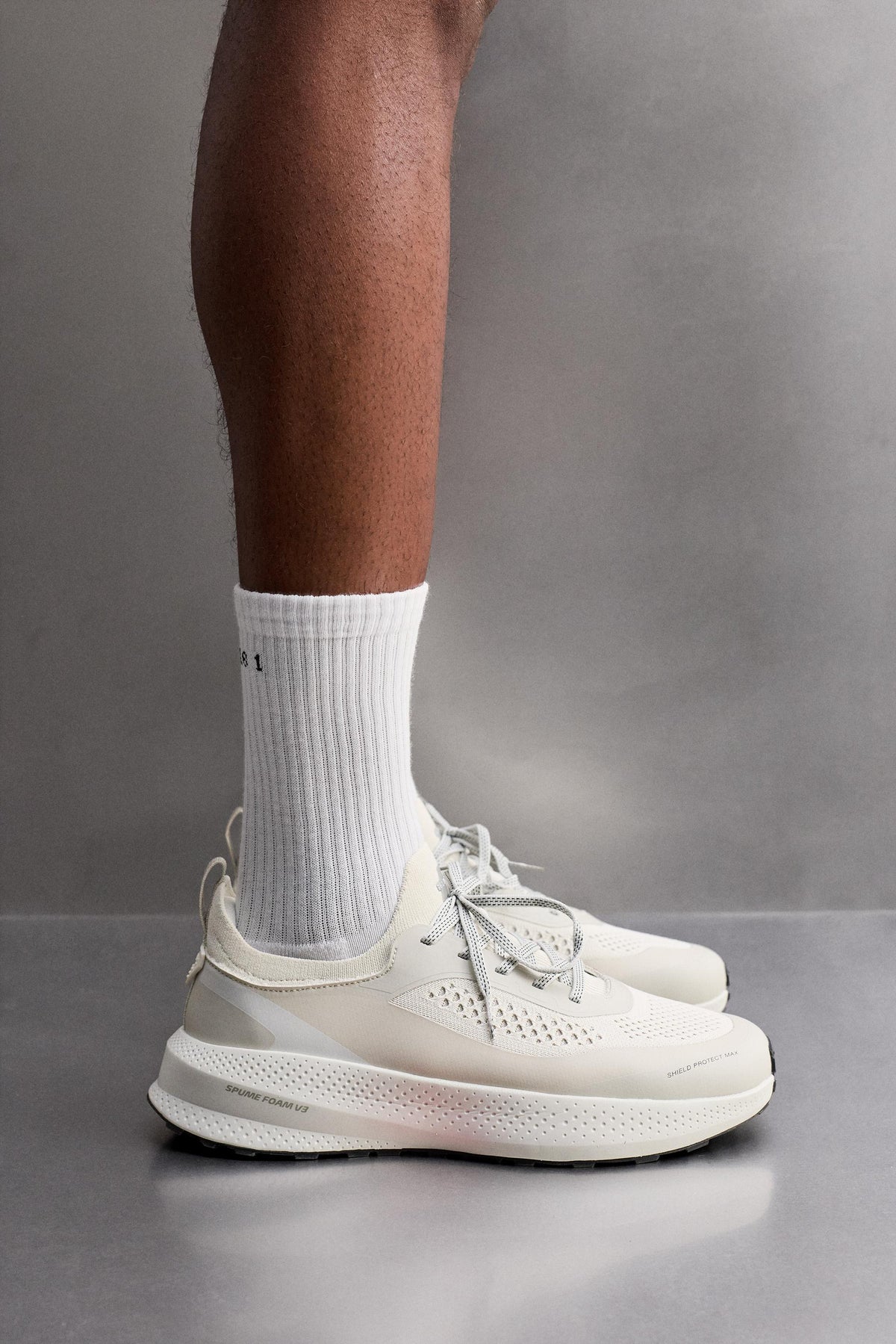 RUNNING SHOE - Image 1