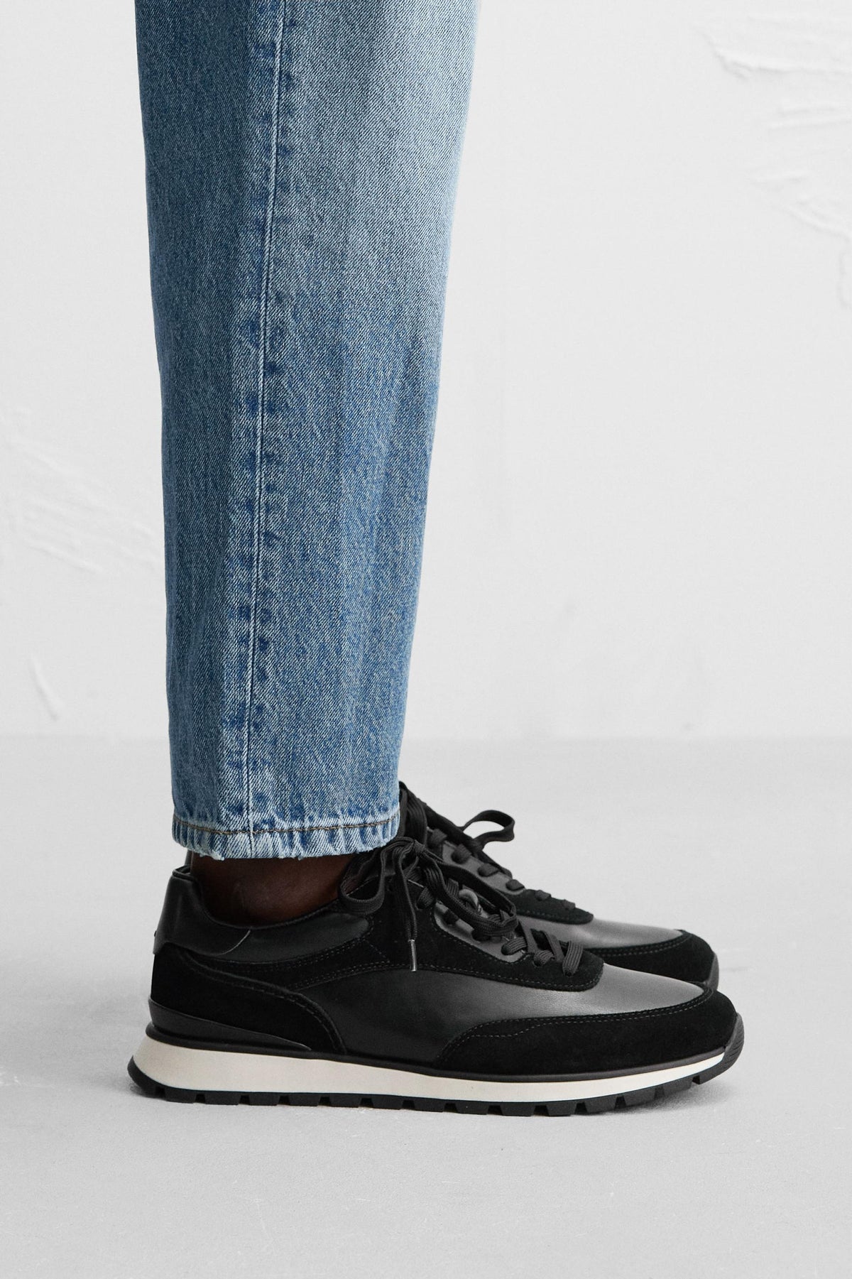 CASUAL ATHLETIC TRAINERS