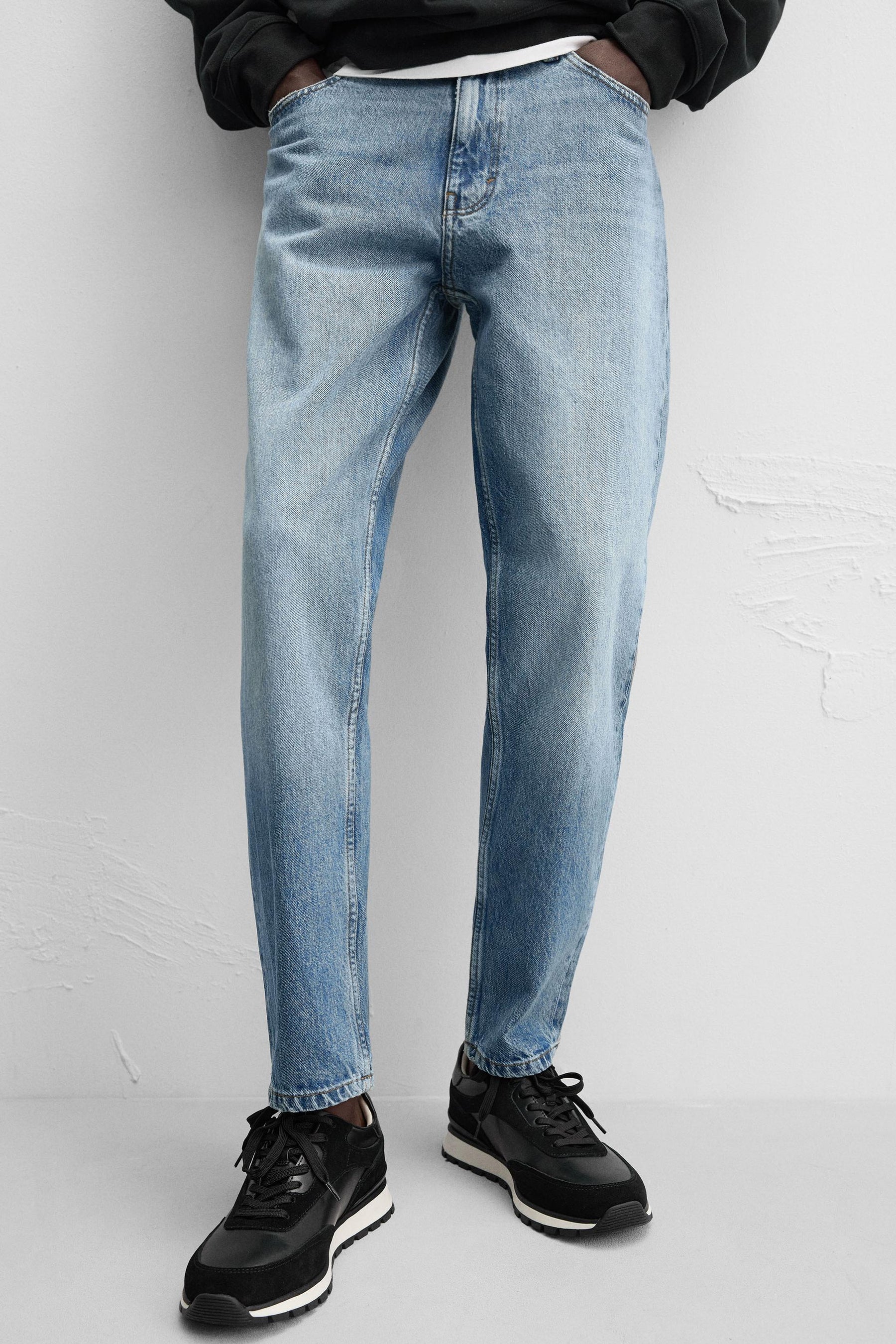 CASUAL ATHLETIC TRAINERS