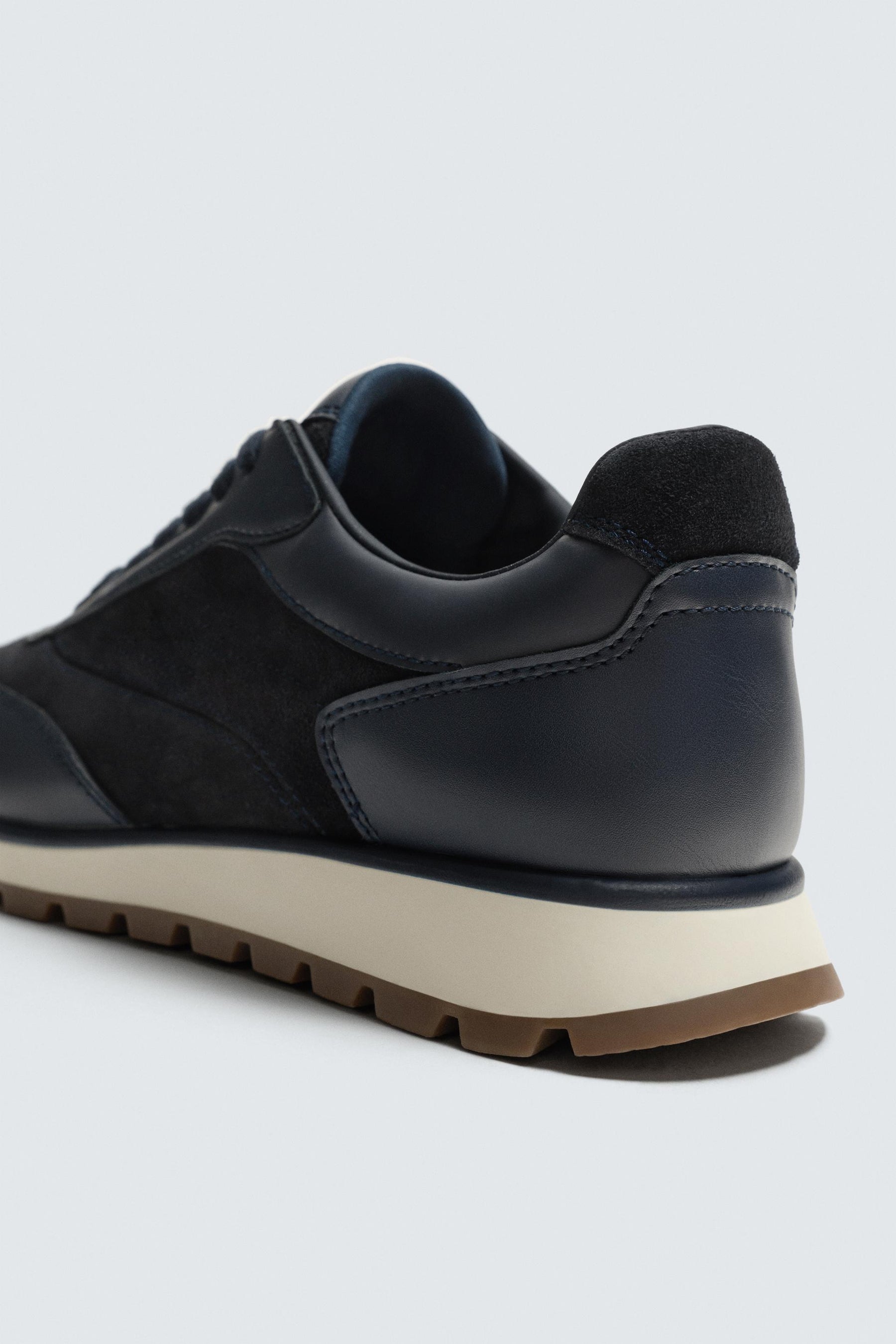 CASUAL SPORT TRAINERS