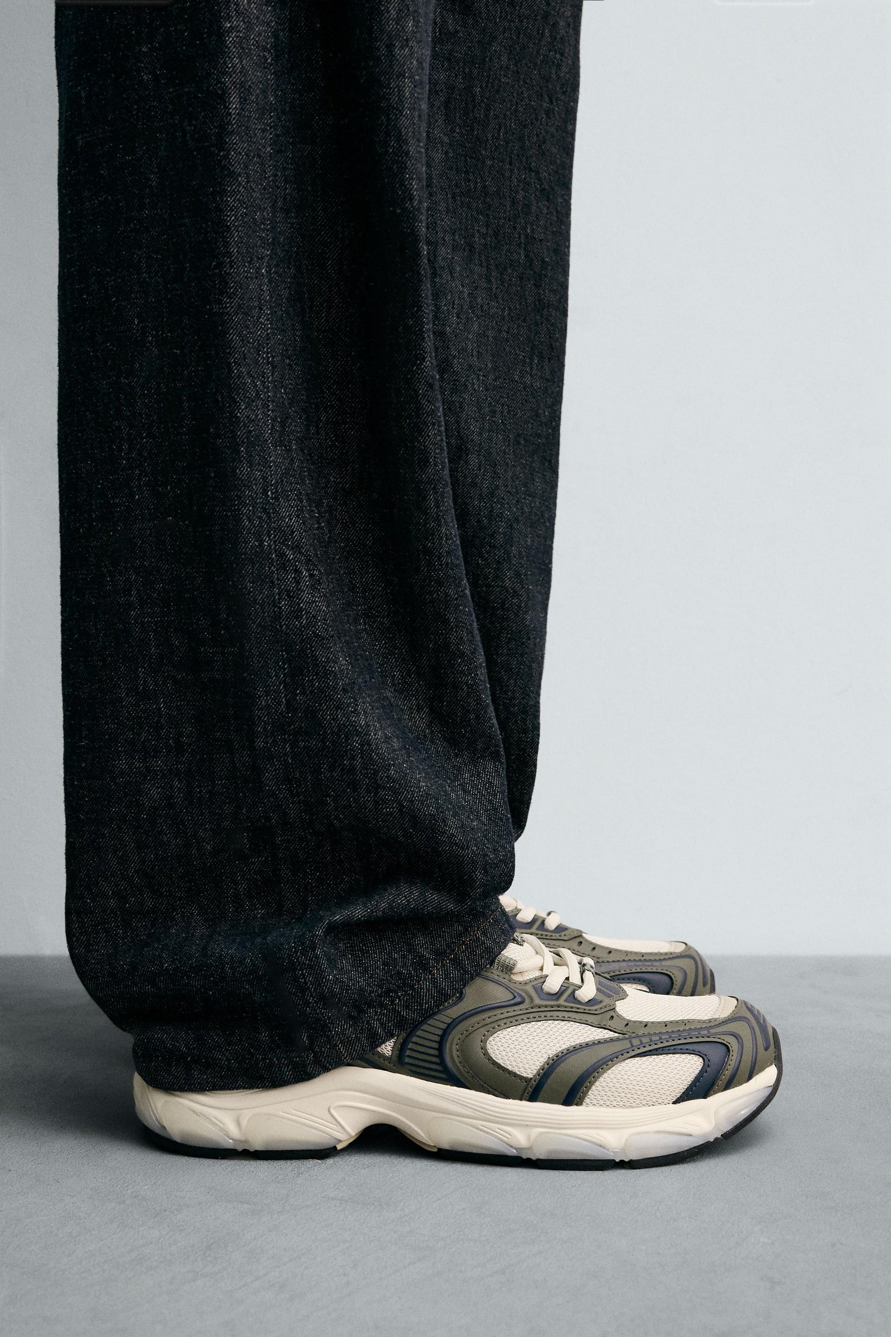 CHUNKY SOLE TRAINERS - Image 3