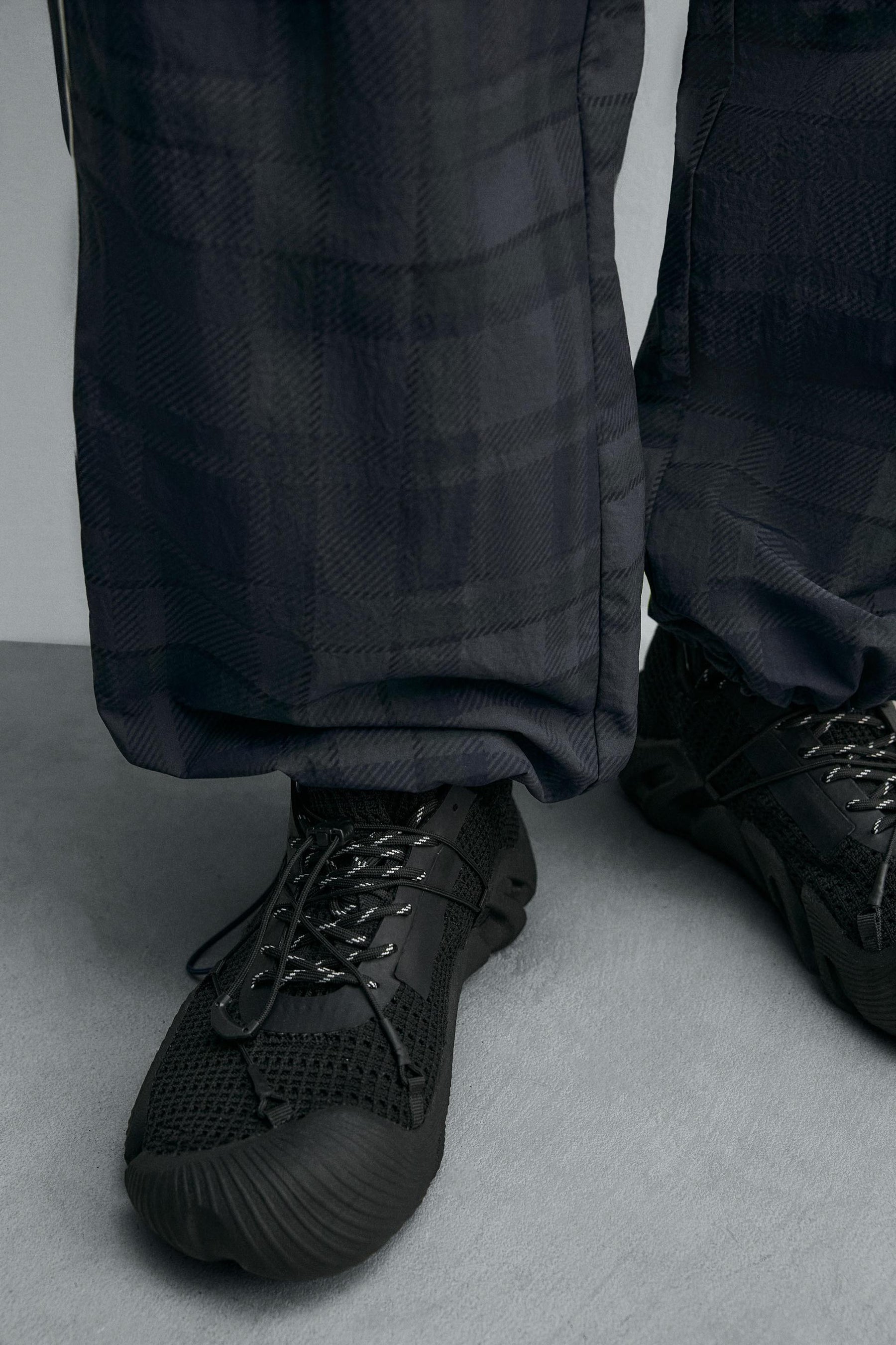 IRREGULAR SOLE TRAINERS - Image 3