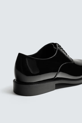 FAUX-PATENT DRESS SHOES - Image 6