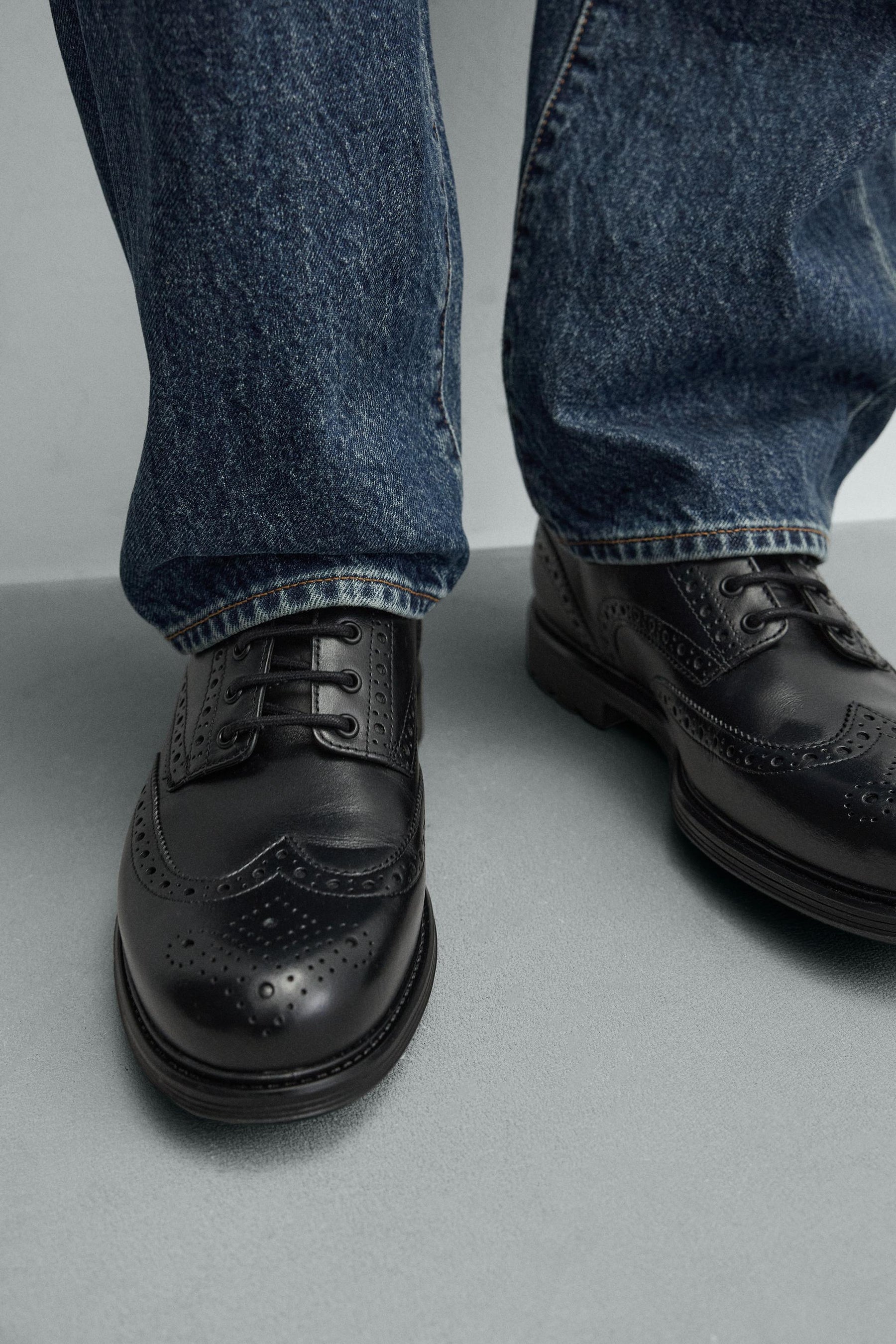 LEATHER BROGUES - Image 3