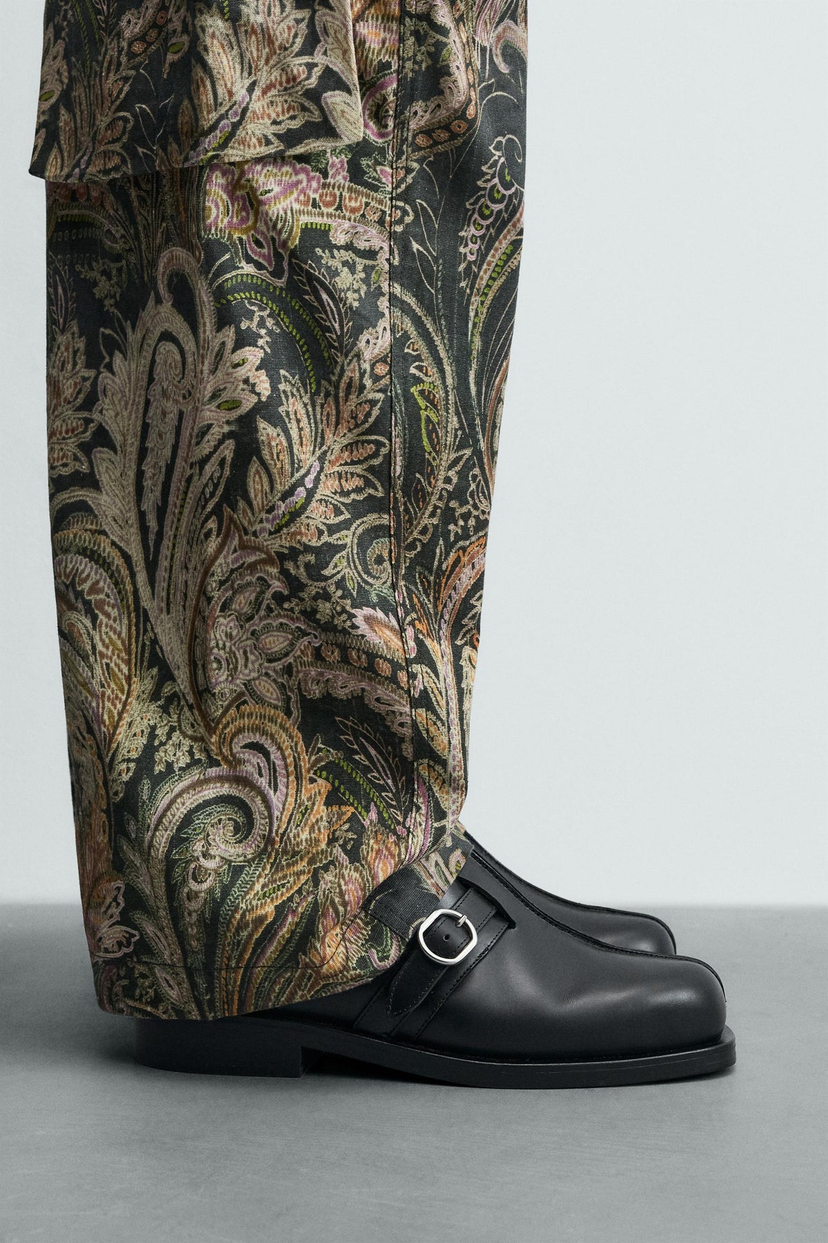 LEATHER BUCKLE CLOGS LIMITED EDITION - Image 1