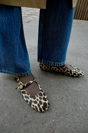 PRINTED LEATHER BALLET FLATS