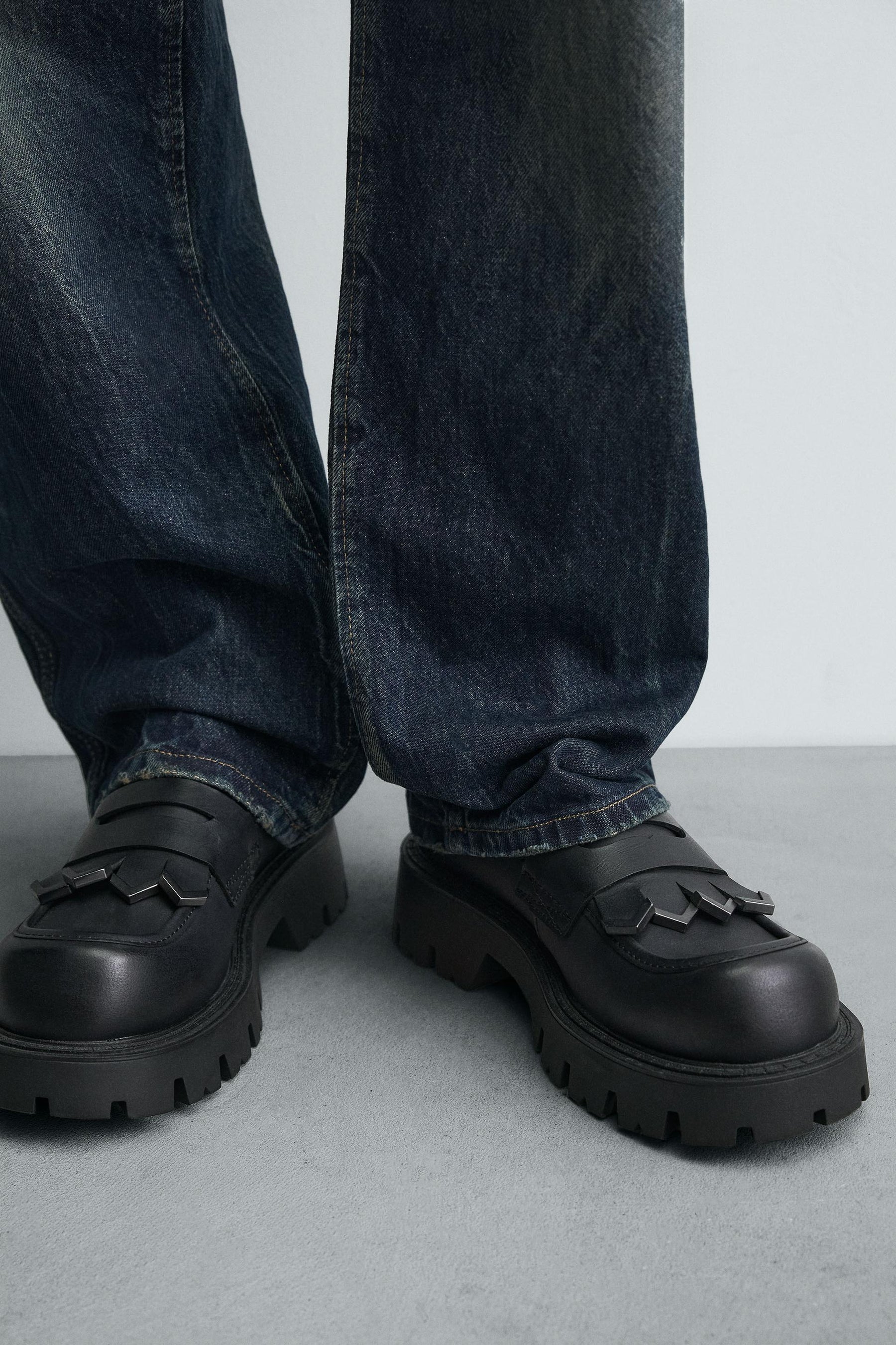 LOAFERS WITH KILTIE FRINGE DETAIL - Image 2