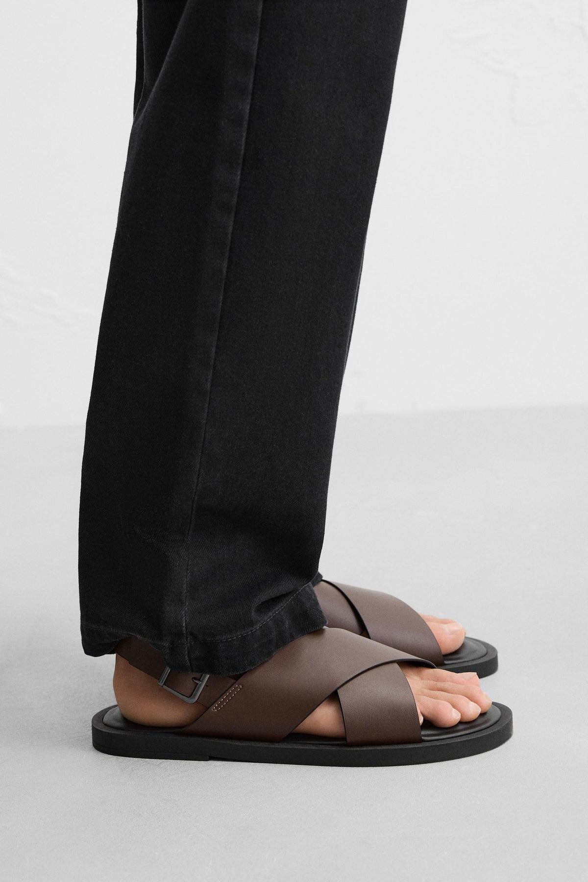 CROSSOVER SANDALS - Image 1