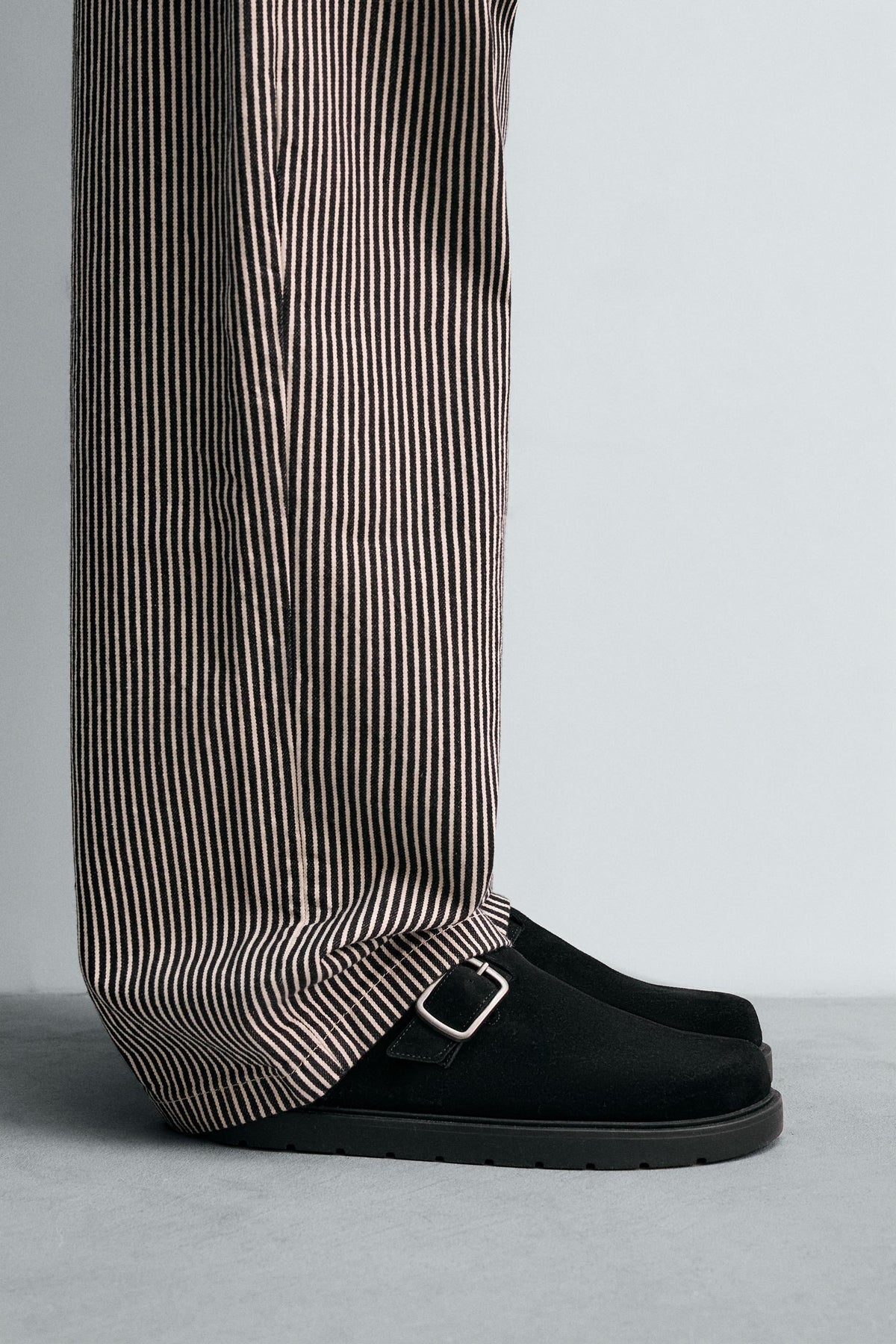 LEATHER BUCKLE CLOGS - Image 1