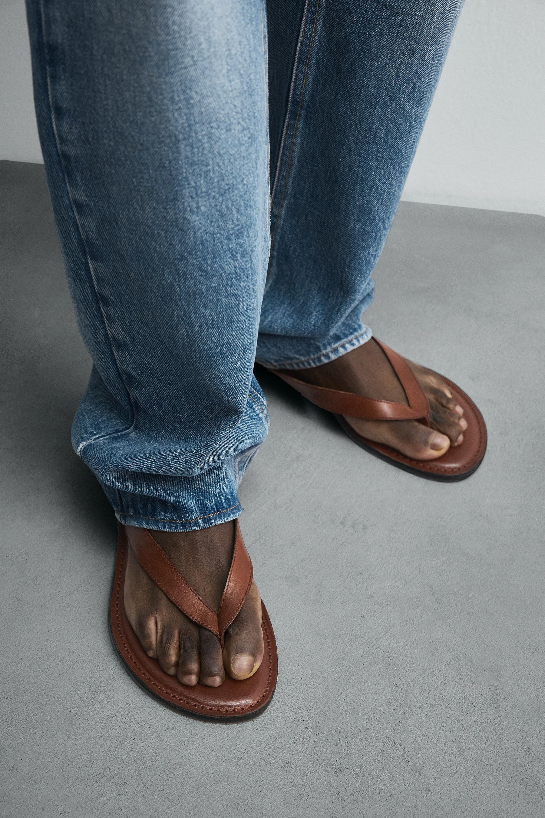 LEATHER LIMITED EDITION SANDALS