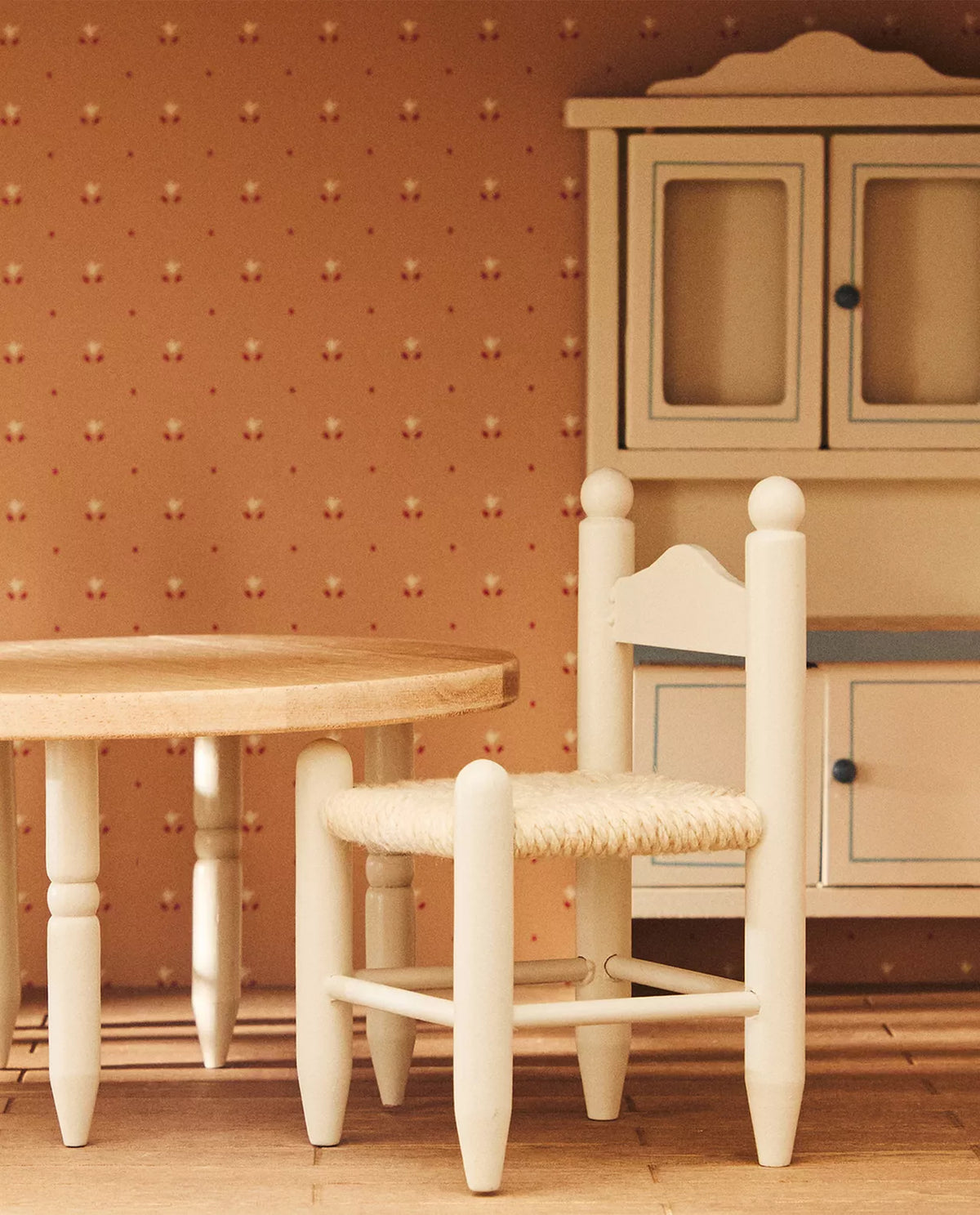 Dollhouse Dining Set