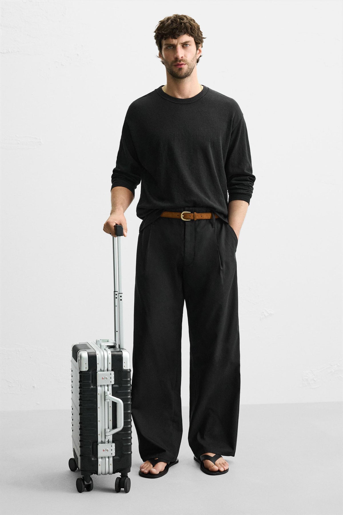 TRAVEL SUITCASE - Image 1