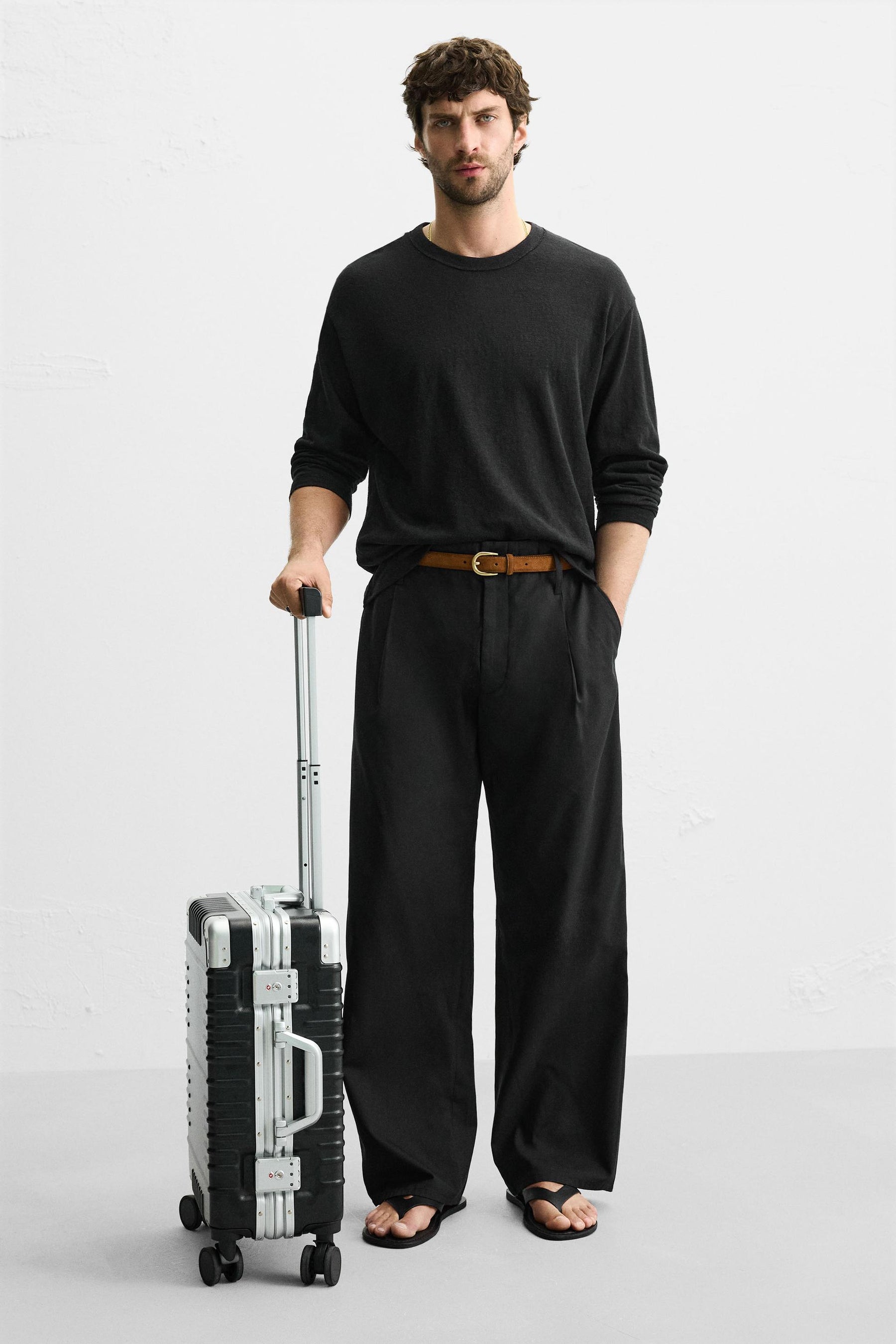 TRAVEL SUITCASE - Image 1