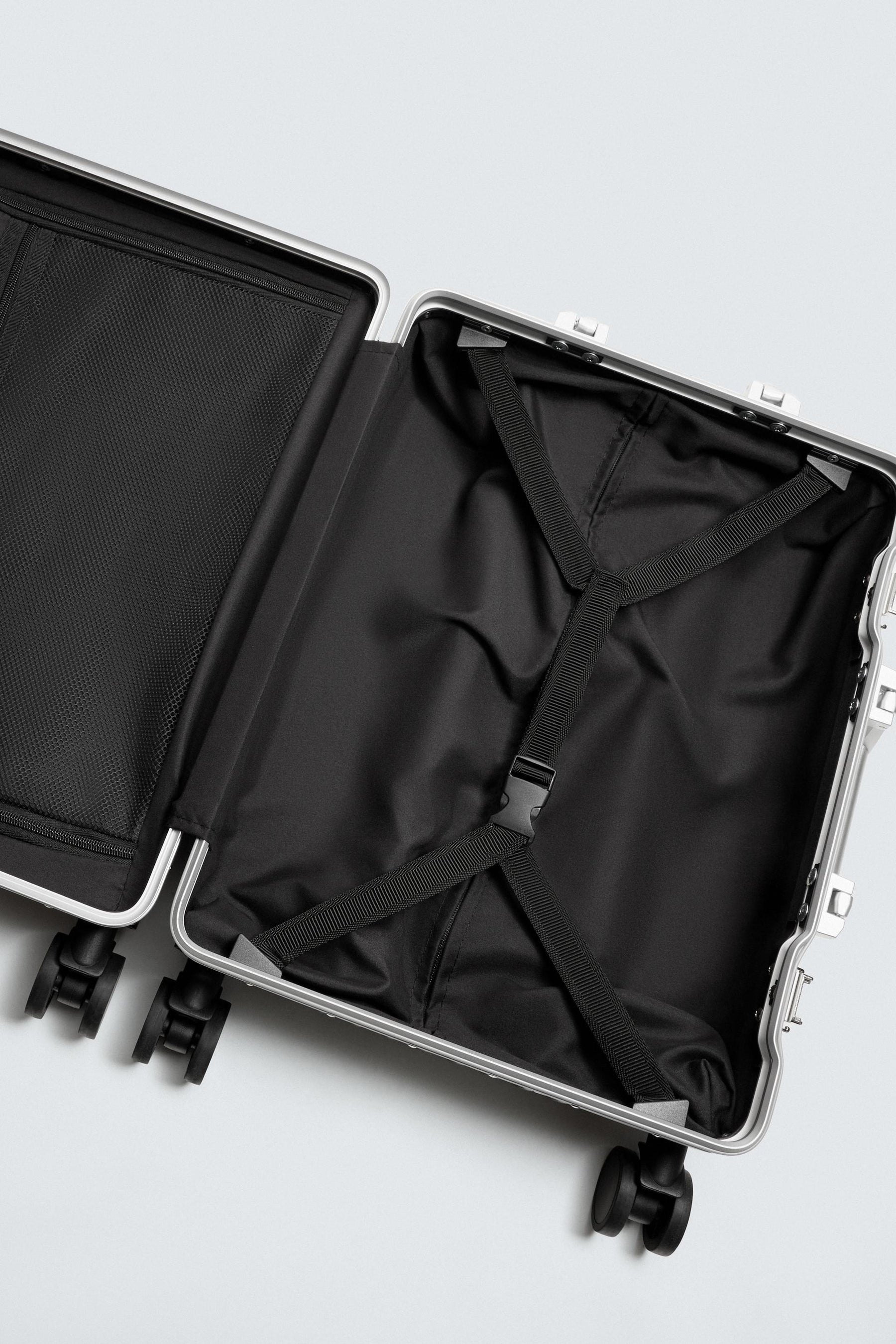 TRAVEL SUITCASE - Image 9