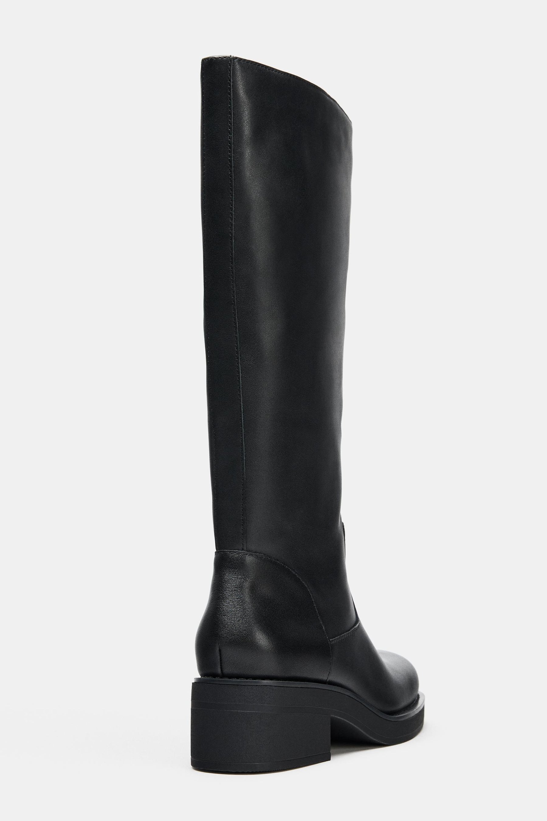 Water-repellent knee-high boots