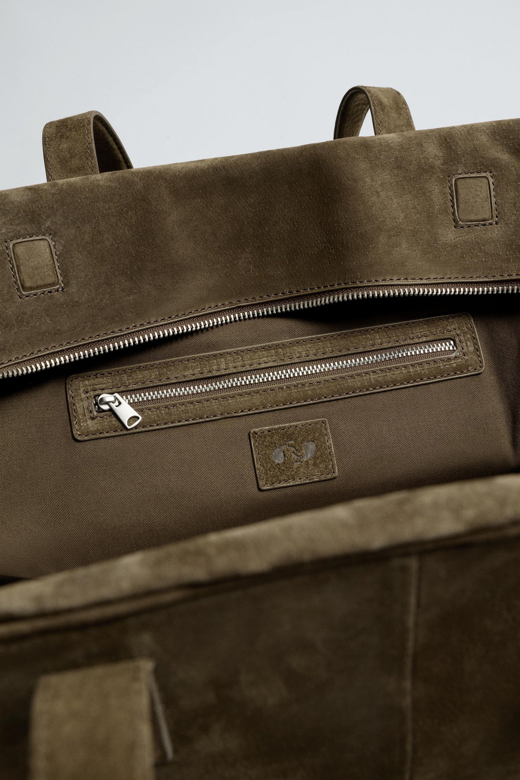 M LEATHER TRAVEL BAG - Image 7