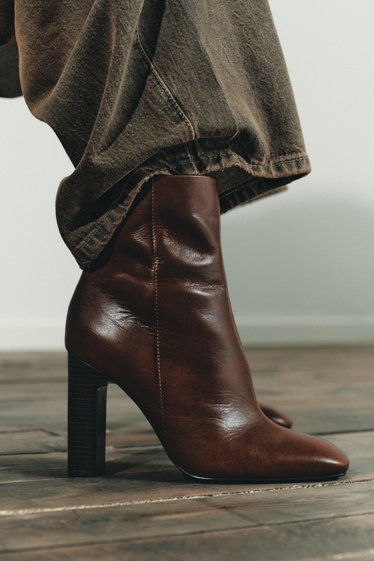 WIDE HEEL ANKLE BOOTS