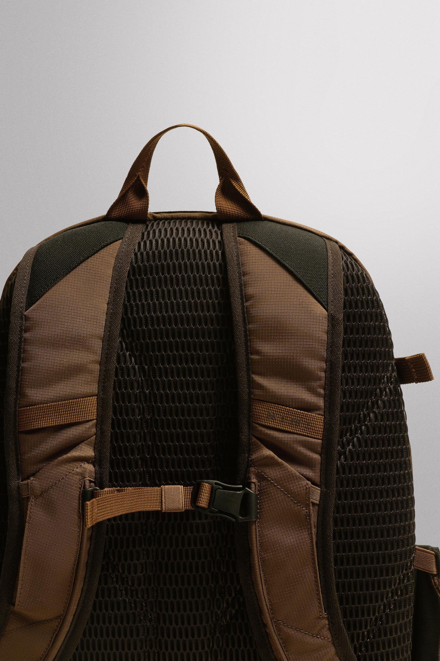 TECHNICAL SPORTS BACKPACK