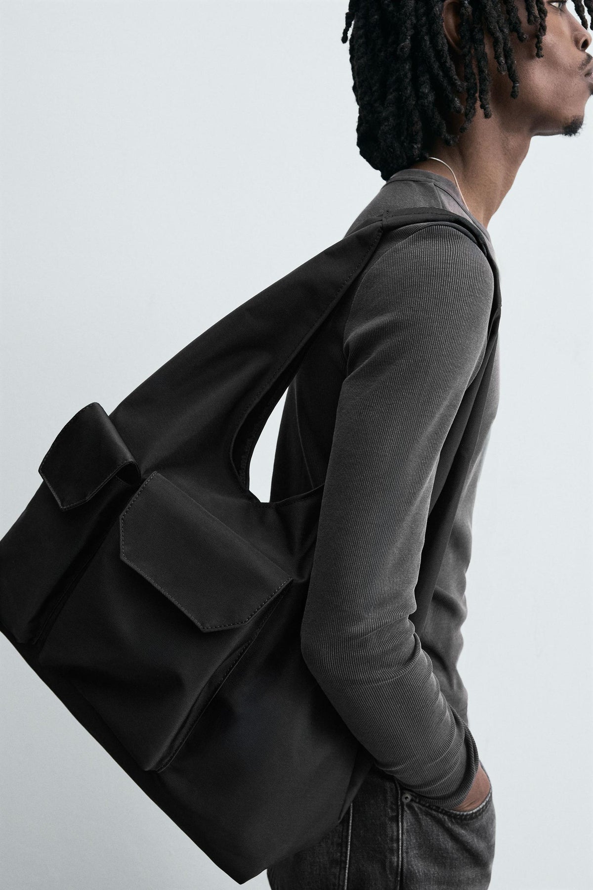 MULTI-POCKET SHOPPER BAG