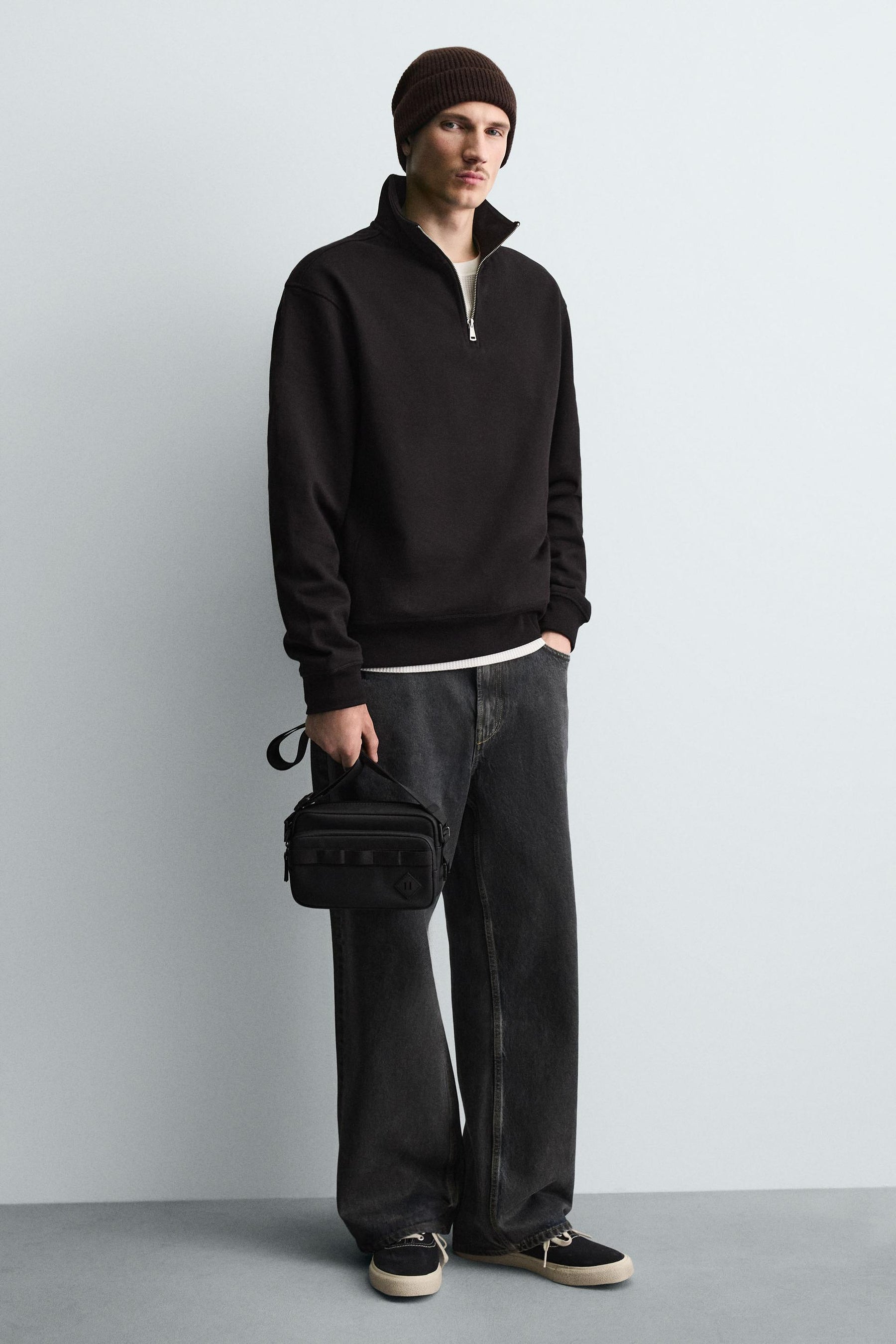 RUBBERISED CROSSBODY BAG - Image 2