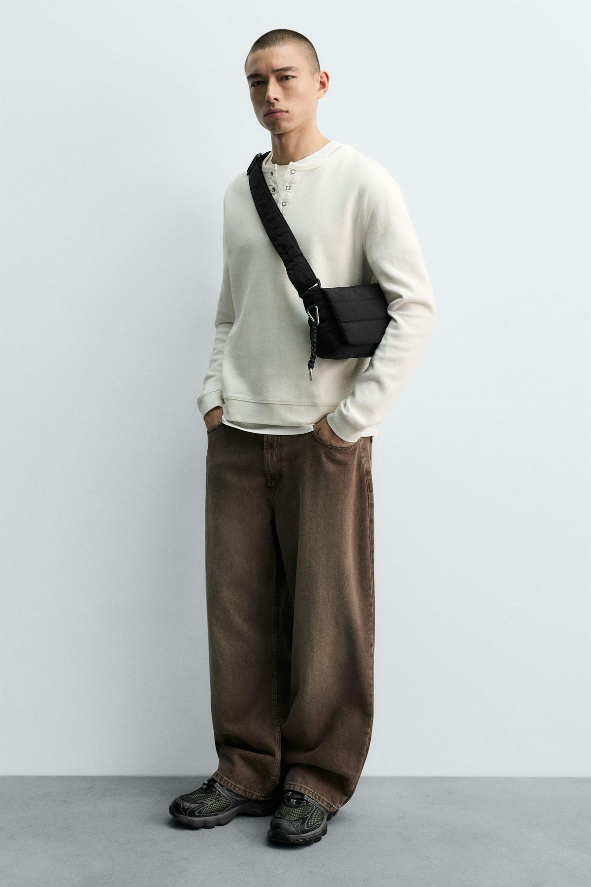 QUILTED NYLON CROSSBODY BAG - Image 2