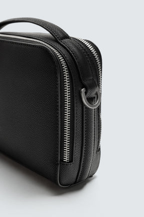 TEXTURED CROSSBODY BAG