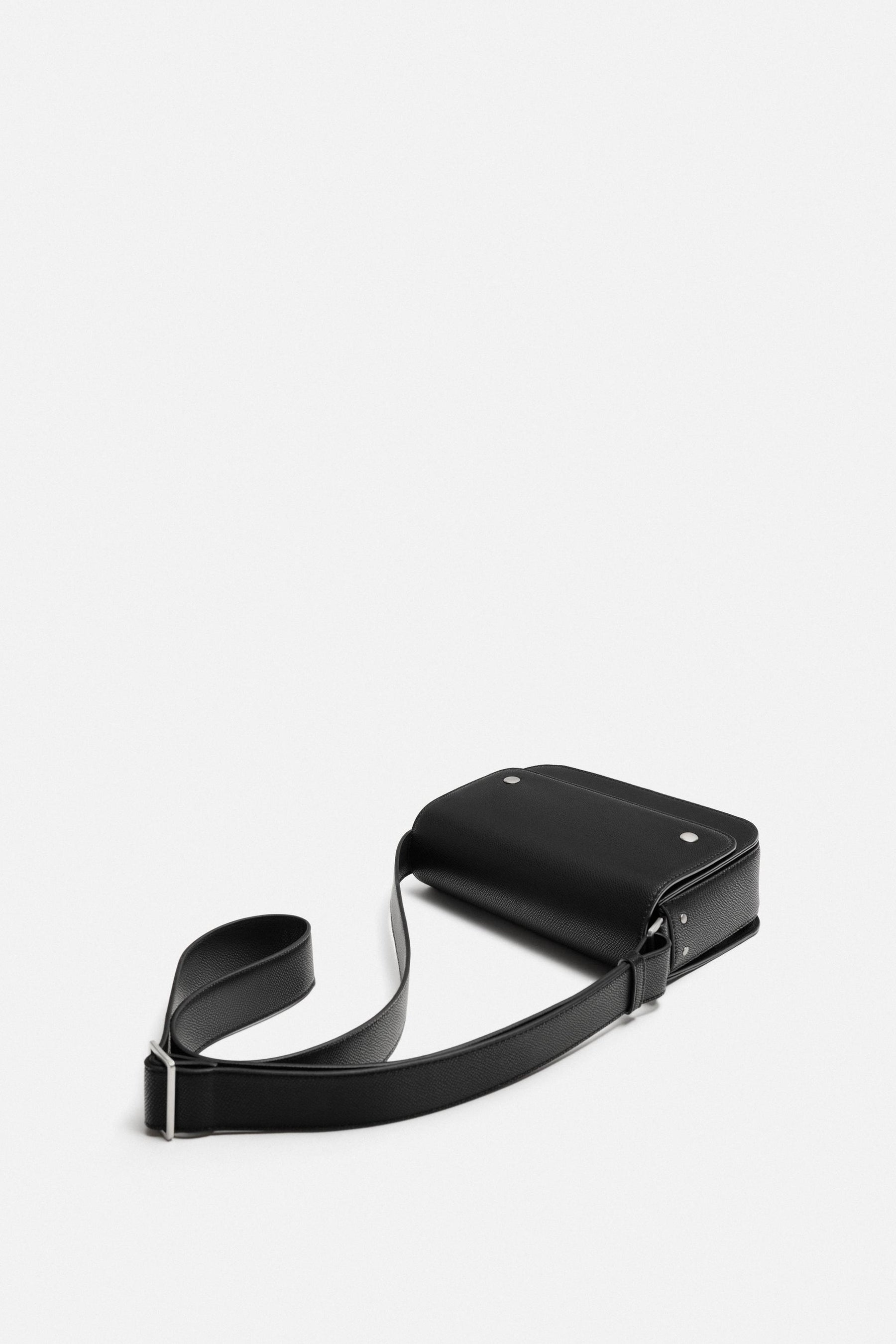 TEXTURED CROSSBODY BAG