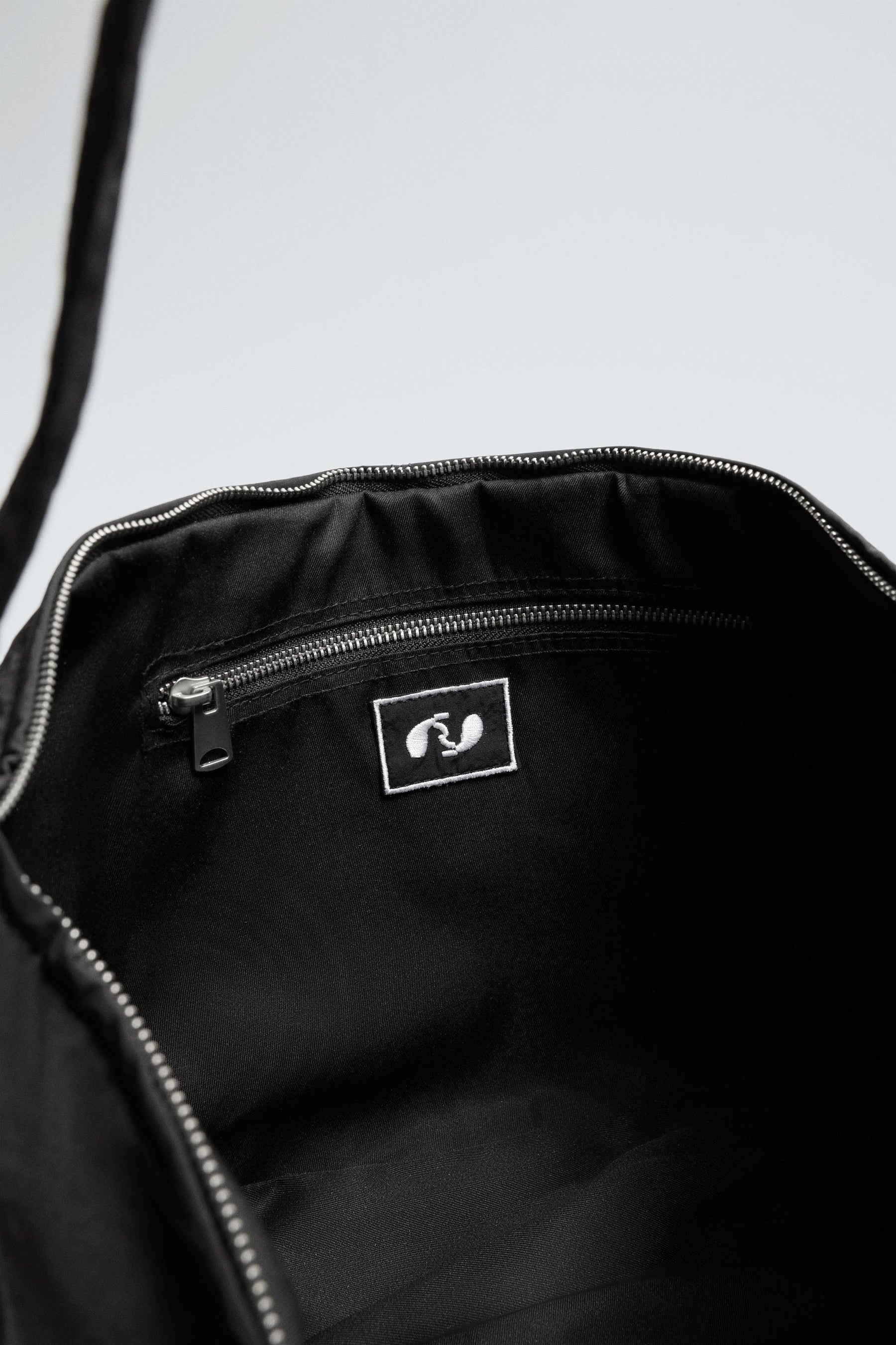 NYLON SHOULDER BAG - Image 4