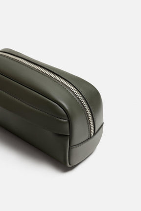 PLAIN TOILETRY BAG