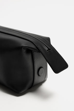 LEATHER TOILETRY BAG - Image 3