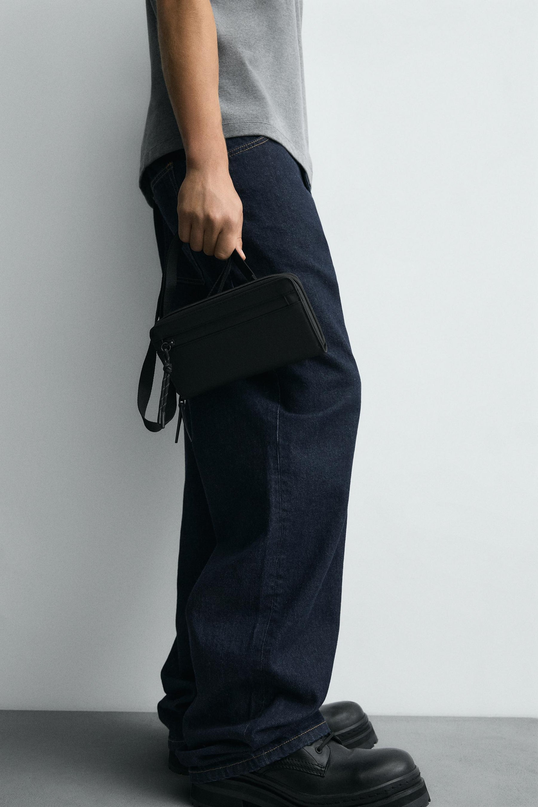 RUBBERISED PURSE - Image 3