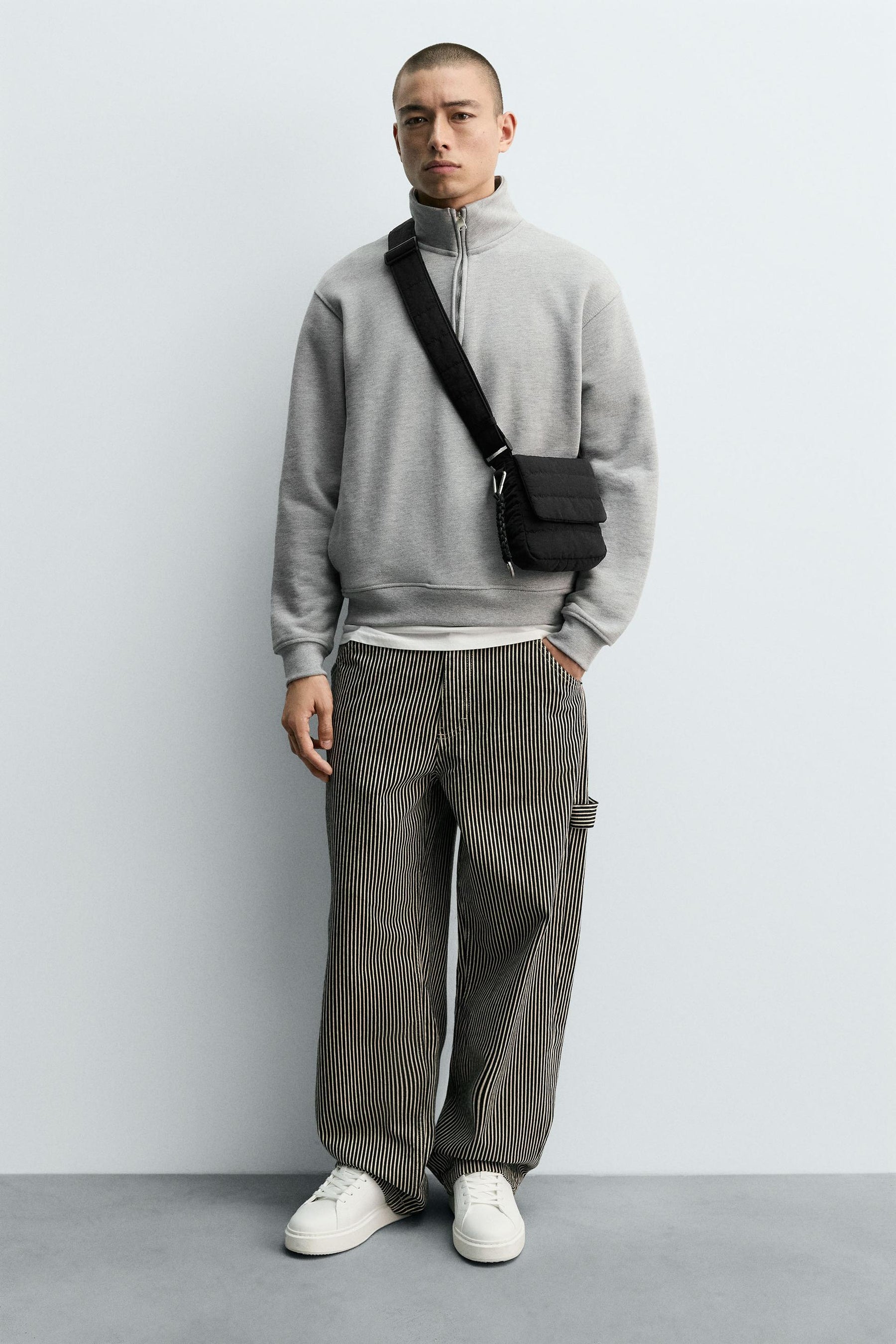 QUILTED NYLON VERTICAL CROSSBODY BAG - Image 2