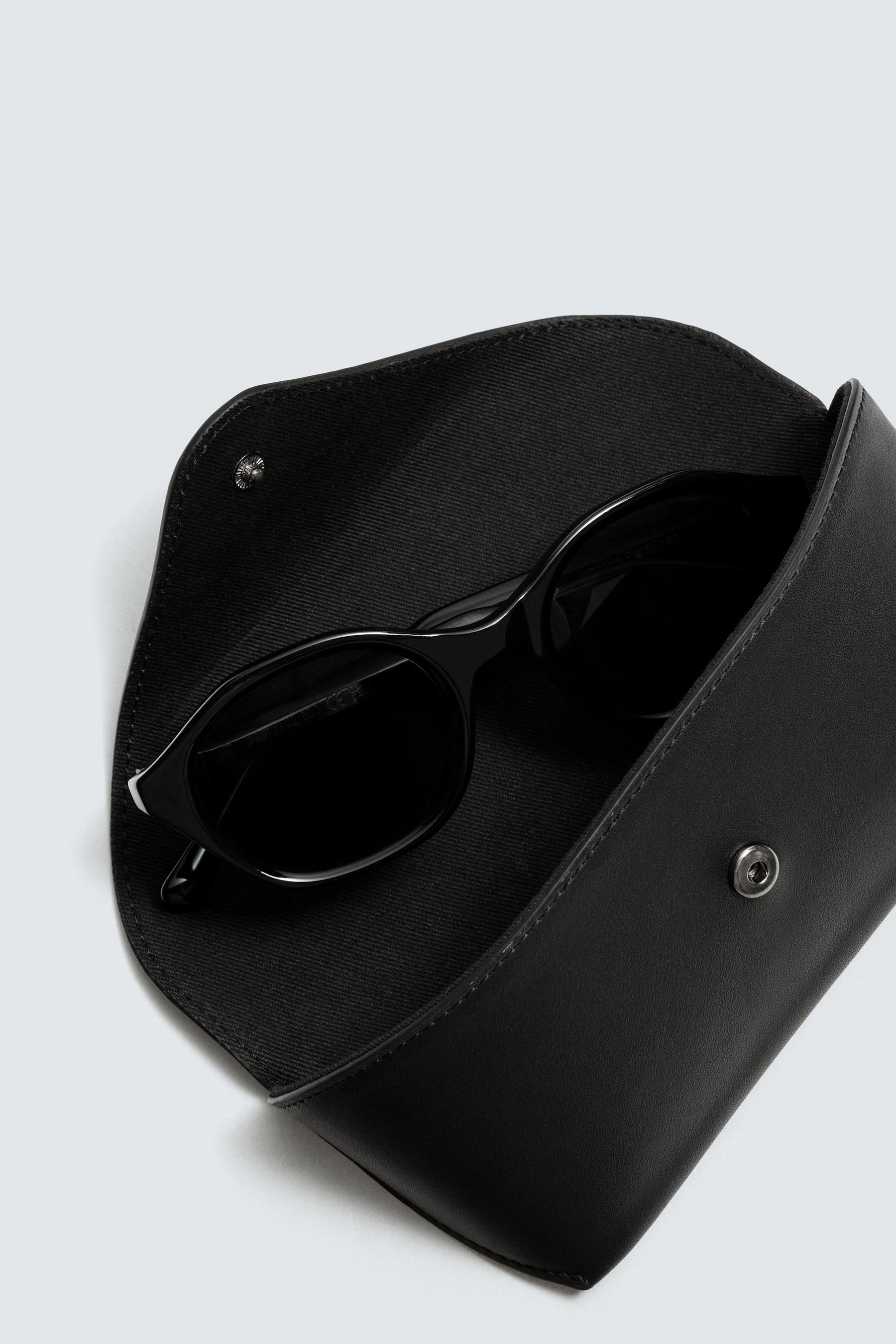 LEATHER GLASSES CASE - Image 4