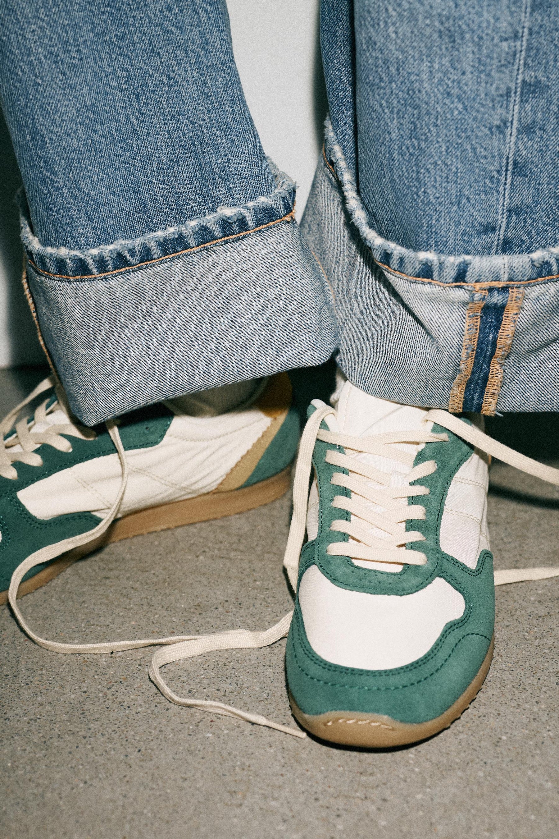 COLOUR BLOCK RUNNING TRAINERS