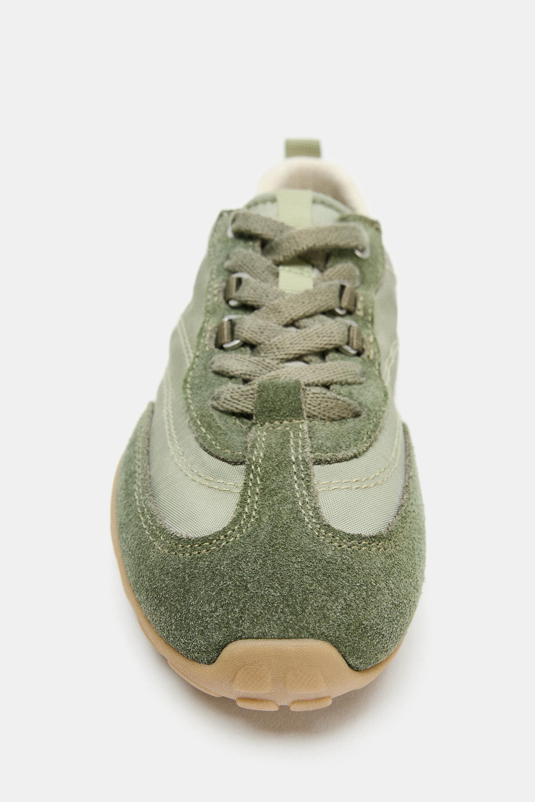 CONTRAST RUNNING SNEAKERS