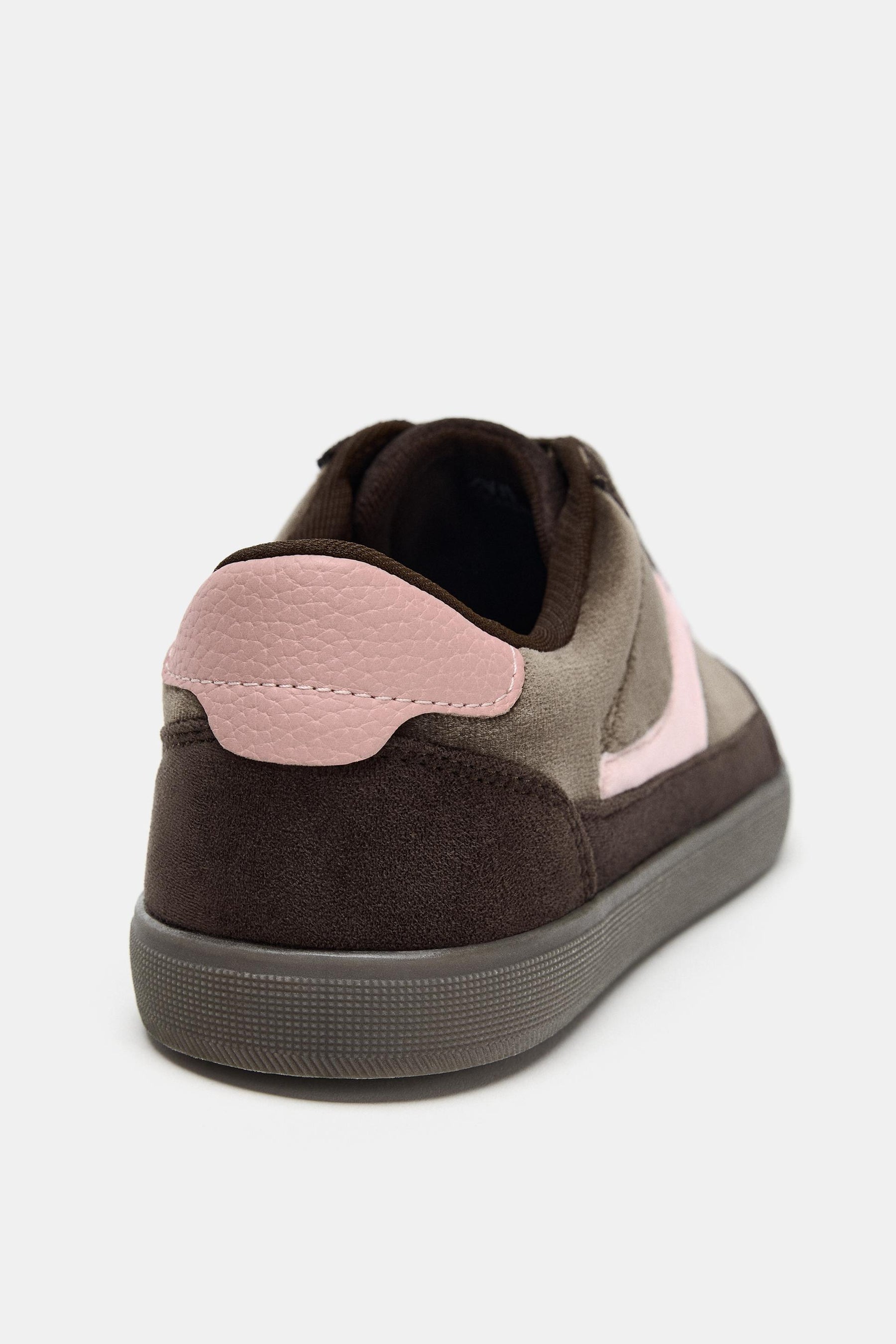 CONTRAST ATHLETIC TRAINERS