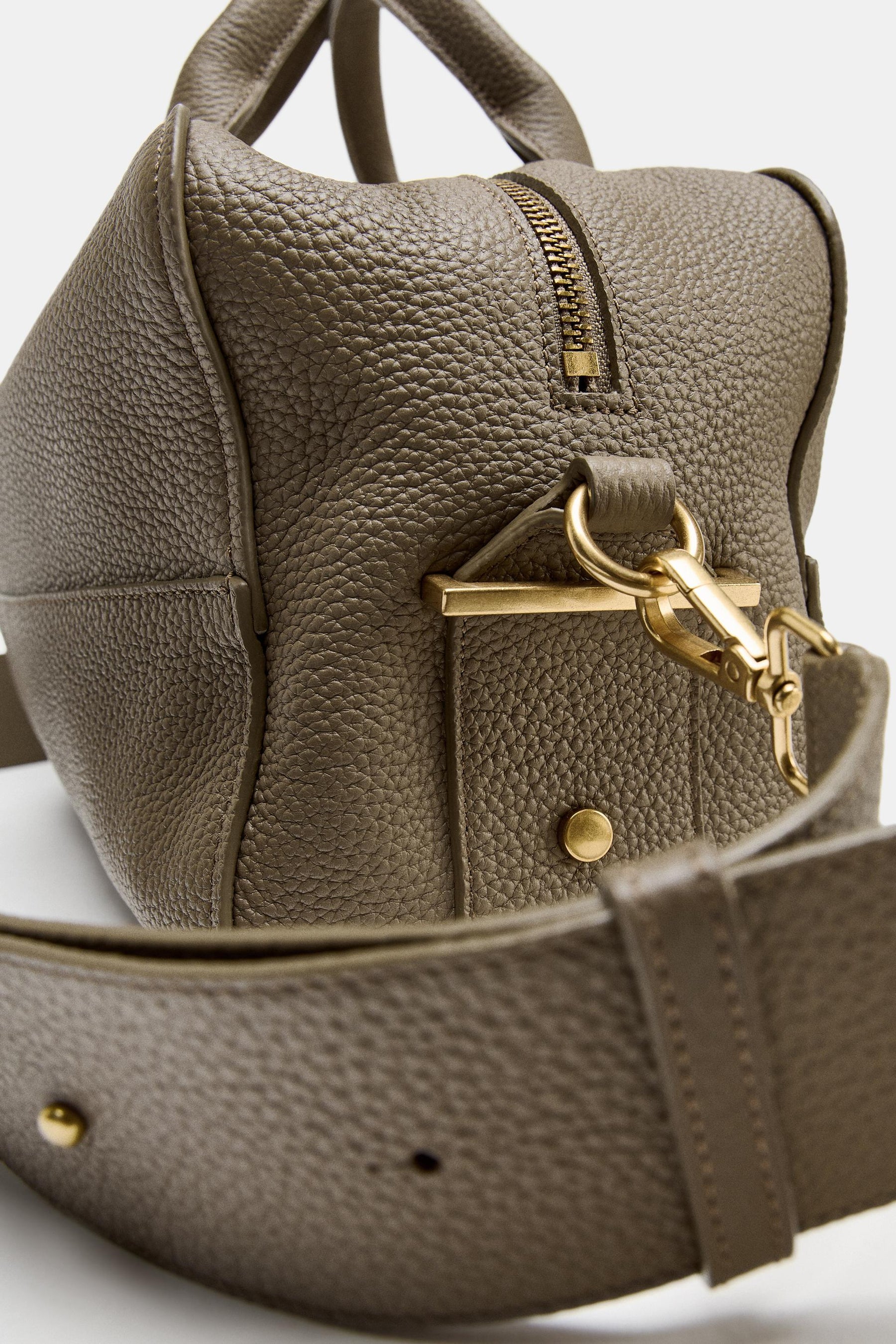 EXTENDED LEATHER BAG