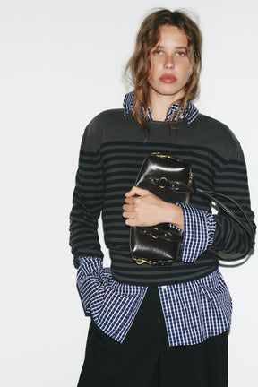 Metallic shoulder bag