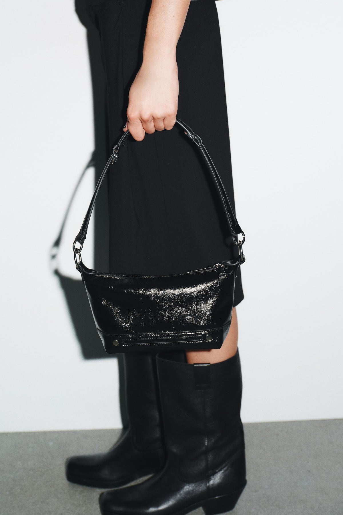 MULTI-POSITION SHOULDER BAG