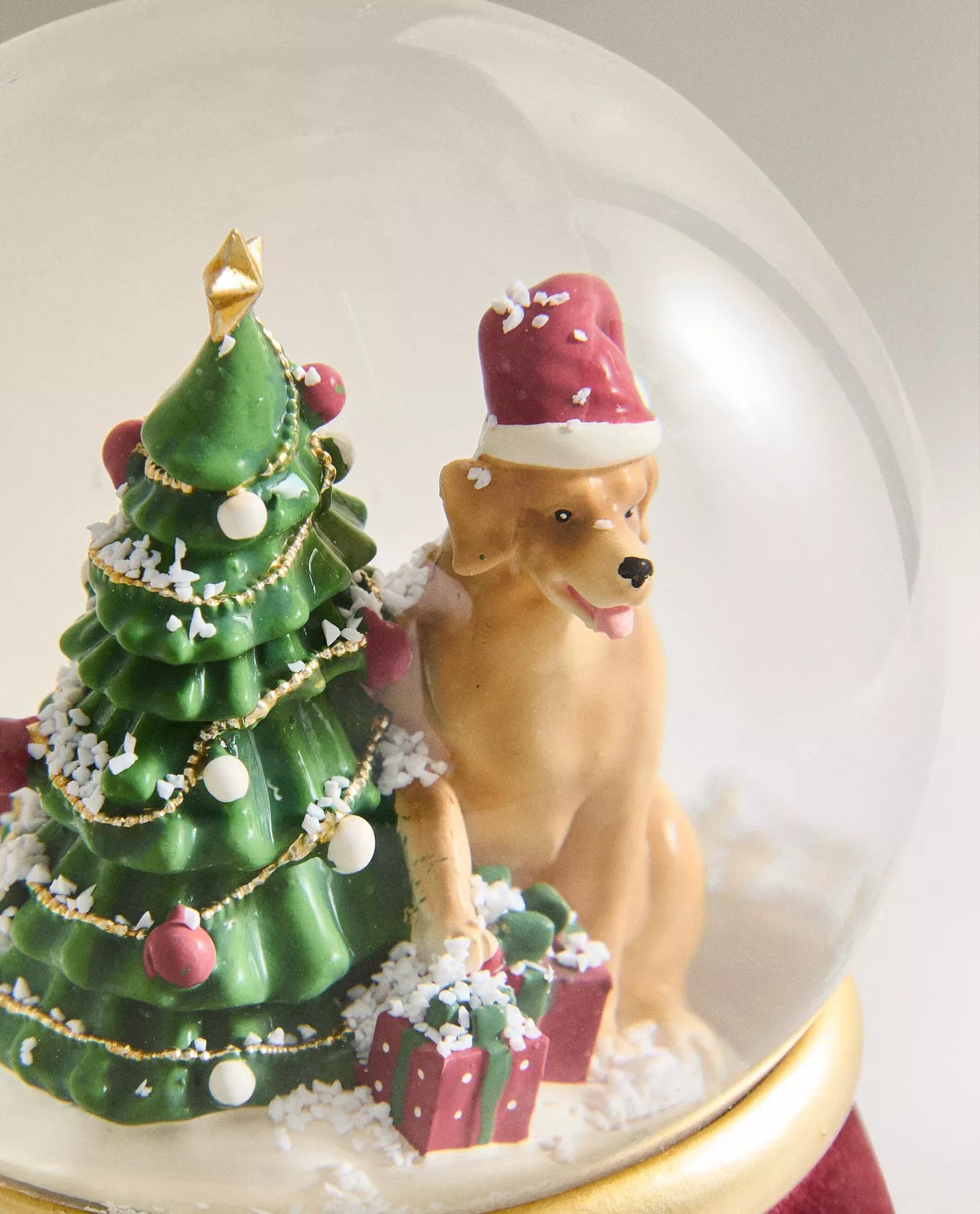 Golden Retriever Globe