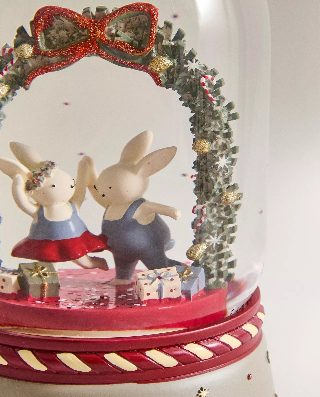 Christmas Snow Globe Speaker